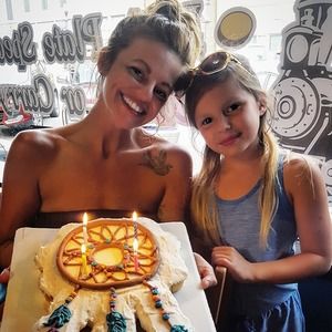 Meet your Posher, Ash